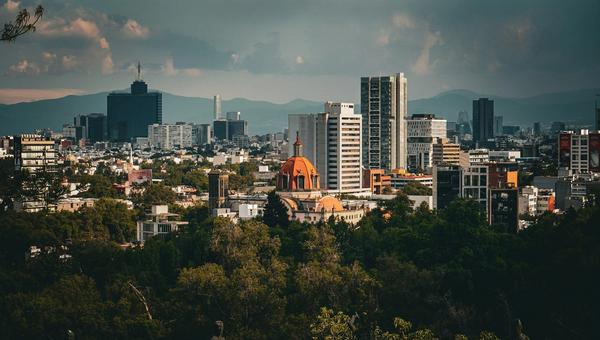 Mexico Holds Its Policy Rate at 6.50 Percent, Declining to Follow the Fed