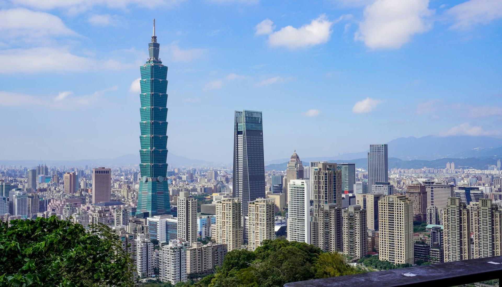 Lijia Construction: What Taipei's Register Shows About a Developer With Three Buildings