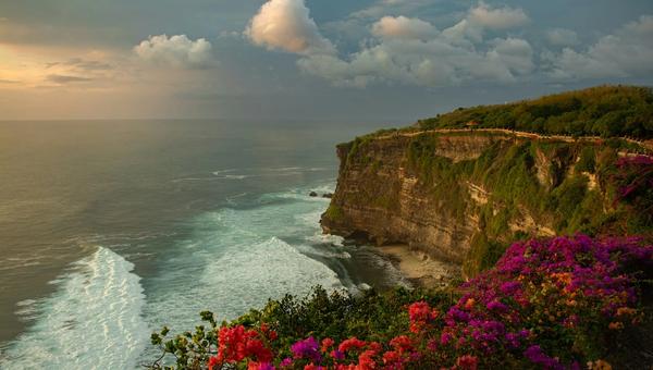 Canggu vs Uluwatu: Where Should Foreign Buyers Invest in Bali in 2026?