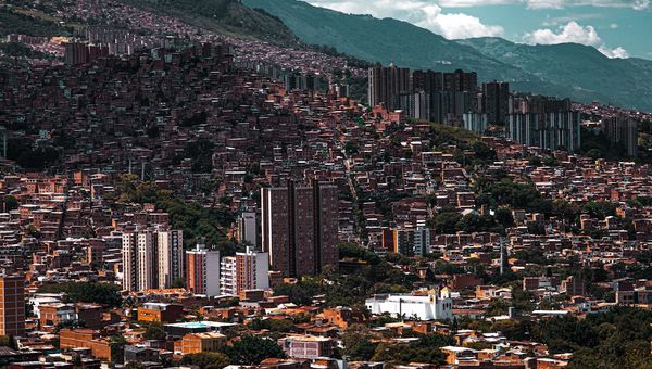 How to Verify a Colombian Developer: Camara de Comercio, Superintendencia, DIAN Checks