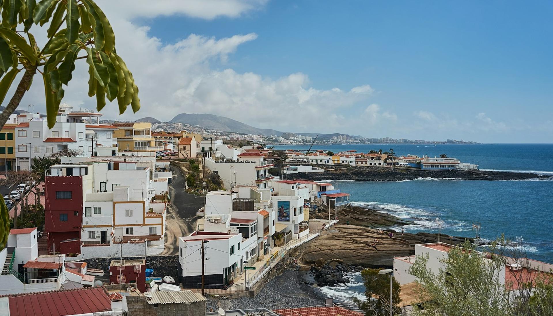Canary Islands Would Require Ten Years on the Municipal Register to Buy a Home