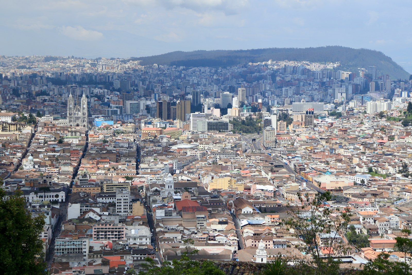 Ecuador Real Estate Scams: What Foreign Buyers Need to Know