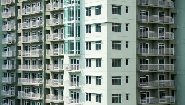 Philippines Condo Investment: What Foreign Buyers Need to Know About Pre-Selling, Turnover, and Rental Yields