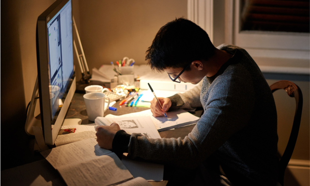 In-Person Home Tuition vs. Online Tuition