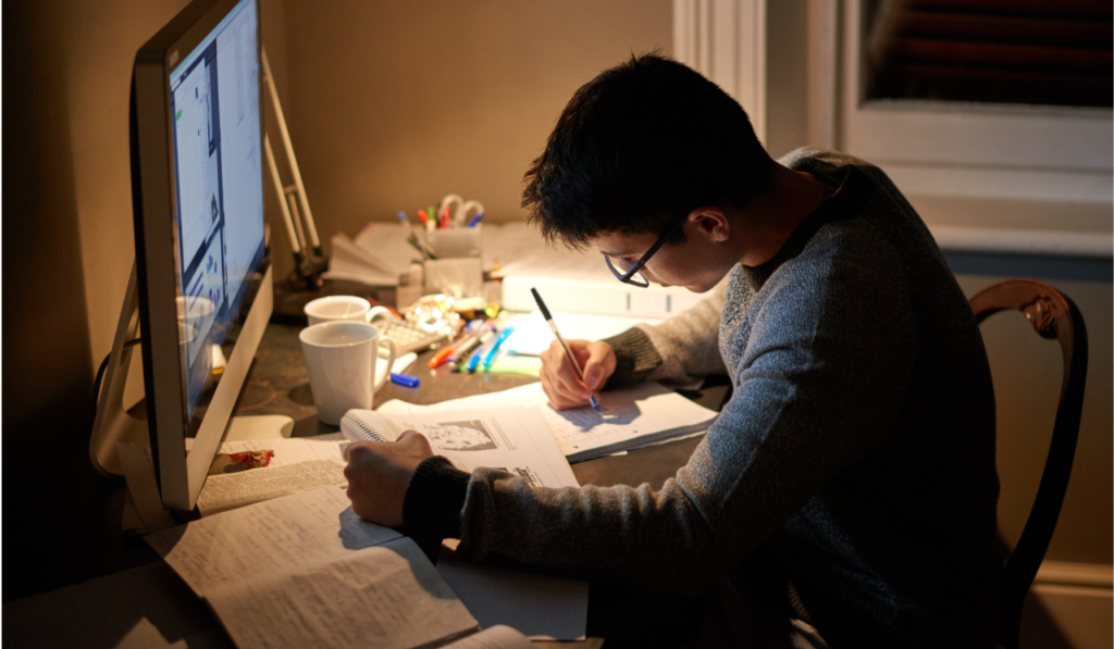 In-Person Home Tuition vs. Online Tuition