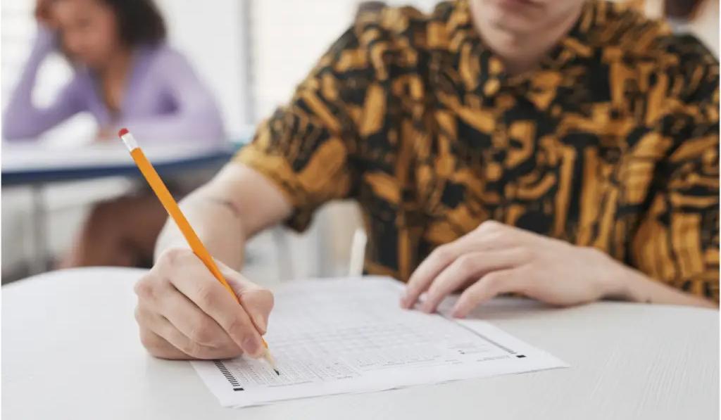What is the Difference Between IGCSE vs GCSE?
