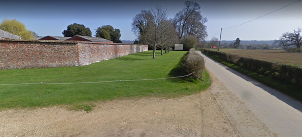 Turn off the A338 into Breamore village and park in the Breamore Countryside Museum car park. From the car park entrance, turn left and follow the road until you see a footpath on the right.​​​​‌﻿‍﻿​‍​‍‌‍﻿﻿‌﻿​‍‌‍‍‌‌‍‌﻿‌‍‍‌‌‍﻿‍​‍​‍​﻿‍‍​‍​‍‌﻿​﻿‌‍​‌‌‍﻿‍‌‍‍‌‌﻿‌​‌﻿‍‌​‍﻿‍‌‍‍‌‌‍﻿﻿​‍​‍​‍﻿​​‍​‍‌‍‍​‌﻿​‍‌‍‌‌‌‍‌‍​‍​‍​﻿‍‍​‍​‍‌‍‍​‌﻿‌​‌﻿‌​‌﻿​​​﻿‍‍​‍﻿﻿​‍﻿﻿‌‍﻿​‌‍﻿﻿‌‍​﻿‌‍​‌‌‍﻿​‌‍‍​‌‍﻿﻿‌﻿​﻿‌﻿‌​​﻿‍‍​﻿​﻿​﻿​﻿​﻿​﻿​﻿​﻿​‍﻿﻿‌‍‍‌‌‍﻿‍‌﻿‌​‌‍‌‌‌‍﻿‍‌﻿‌​​‍﻿﻿‌‍‌‌‌‍‌​‌‍‍‌‌﻿‌​​‍﻿﻿‌‍﻿‌‌‍﻿﻿‌‍‌​‌‍‌‌​﻿﻿‌‌﻿​​‌﻿​‍‌‍‌‌‌﻿​﻿‌‍‌‌‌‍﻿‍‌﻿‌​‌‍​‌‌﻿‌​‌‍‍‌‌‍﻿﻿‌‍﻿‍​﻿‍﻿‌‍‍‌‌‍‌​​﻿﻿‌‌﻿​​‌‍​‌‌﻿​‍‌‍‍‌‌﻿​﻿‌‍‍​‌‌‌﻿‌‍​‌‌‍﻿​‌‍‍﻿​﻿‍﻿‌﻿‌​‌﻿‍‌‌﻿​​‌‍‌‌​﻿﻿‌‌﻿​​‌‍​‌‌﻿​‍‌‍‍‌‌﻿​﻿‌‍‍​‌‌‌﻿‌‍​‌‌‍﻿​‌‍‍﻿​﻿‍﻿‌﻿​​‌‍​‌‌﻿‌​‌‍‍​​﻿﻿‌‌﻿​﻿‌﻿‌​‌‍‌‌‌﻿​​‌﻿​﻿​‍‌‌​﻿‌‌‌​​‍‌‌﻿﻿‌‍‍﻿‌‍‌‌‌﻿‍‌​‍‌‌​﻿​﻿‌​‌​​‍‌‌​﻿​﻿‌​‌​​‍‌‌​﻿​‍​﻿​‍‌‍​‌‌‍‌‌‌‍‌‍‌‍​‌‌‍‌​​﻿​‍‌‍‌‌​﻿​‌​﻿​​​﻿‌﻿‌‍‌‍​﻿​​​‍‌‌​﻿​‍​﻿​‍​‍‌‌​﻿‌‌‌​‌​​‍﻿‍‌‍​﻿‌‍﻿﻿‌‍﻿‍‌﻿‌​‌‍‌‌‌‍﻿‍‌﻿‌​​﻿﻿﻿‌‍​‍‌‍​‌‌﻿​﻿‌‍‌‌‌‌‌‌‌﻿​‍‌‍﻿​​﻿﻿‌‌‍‍​‌﻿‌​‌﻿‌​‌﻿​​​‍‌‌​﻿​﻿‌​​‌​‍‌‌​﻿​‍‌​‌‍​‍‌‌​﻿​‍‌​‌‍‌‍﻿​‌‍﻿﻿‌‍​﻿‌‍​‌‌‍﻿​‌‍‍​‌‍﻿﻿‌﻿​﻿‌﻿‌​​‍‌‌​﻿​﻿‌​​‌​﻿​﻿​﻿​﻿​﻿​﻿​﻿​﻿​‍‌‍‌‍‍‌‌‍‌​​﻿﻿‌‌﻿​​‌‍​‌‌﻿​‍‌‍‍‌‌﻿​﻿‌‍‍​‌‌‌﻿‌‍​‌‌‍﻿​‌‍‍﻿​‍‌‍‌﻿‌​‌﻿‍‌‌﻿​​‌‍‌‌​﻿﻿‌‌﻿​​‌‍​‌‌﻿​‍‌‍‍‌‌﻿​﻿‌‍‍​‌‌‌﻿‌‍​‌‌‍﻿​‌‍‍﻿​‍‌‍‌﻿​​‌‍​‌‌﻿‌​‌‍‍​​﻿﻿‌‌﻿​﻿‌﻿‌​‌‍‌‌‌﻿​​‌﻿​﻿​‍‌‌​﻿‌‌‌​​‍‌‌﻿﻿‌‍‍﻿‌‍‌‌‌﻿‍‌​‍‌‌​﻿​﻿‌​‌​​‍‌‌​﻿​﻿‌​‌​​‍‌‌​﻿​‍​﻿​‍‌‍​‌‌‍‌‌‌‍‌‍‌‍​‌‌‍‌​​﻿​‍‌‍‌‌​﻿​‌​﻿​​​﻿‌﻿‌‍‌‍​﻿​​​‍‌‌​﻿​‍​﻿​‍​‍‌‌​﻿‌‌‌​‌​​‍﻿‍‌‍​﻿‌‍﻿﻿‌‍﻿‍‌﻿‌​‌‍‌‌‌‍﻿‍‌﻿‌​​‍​‍‌﻿﻿‌