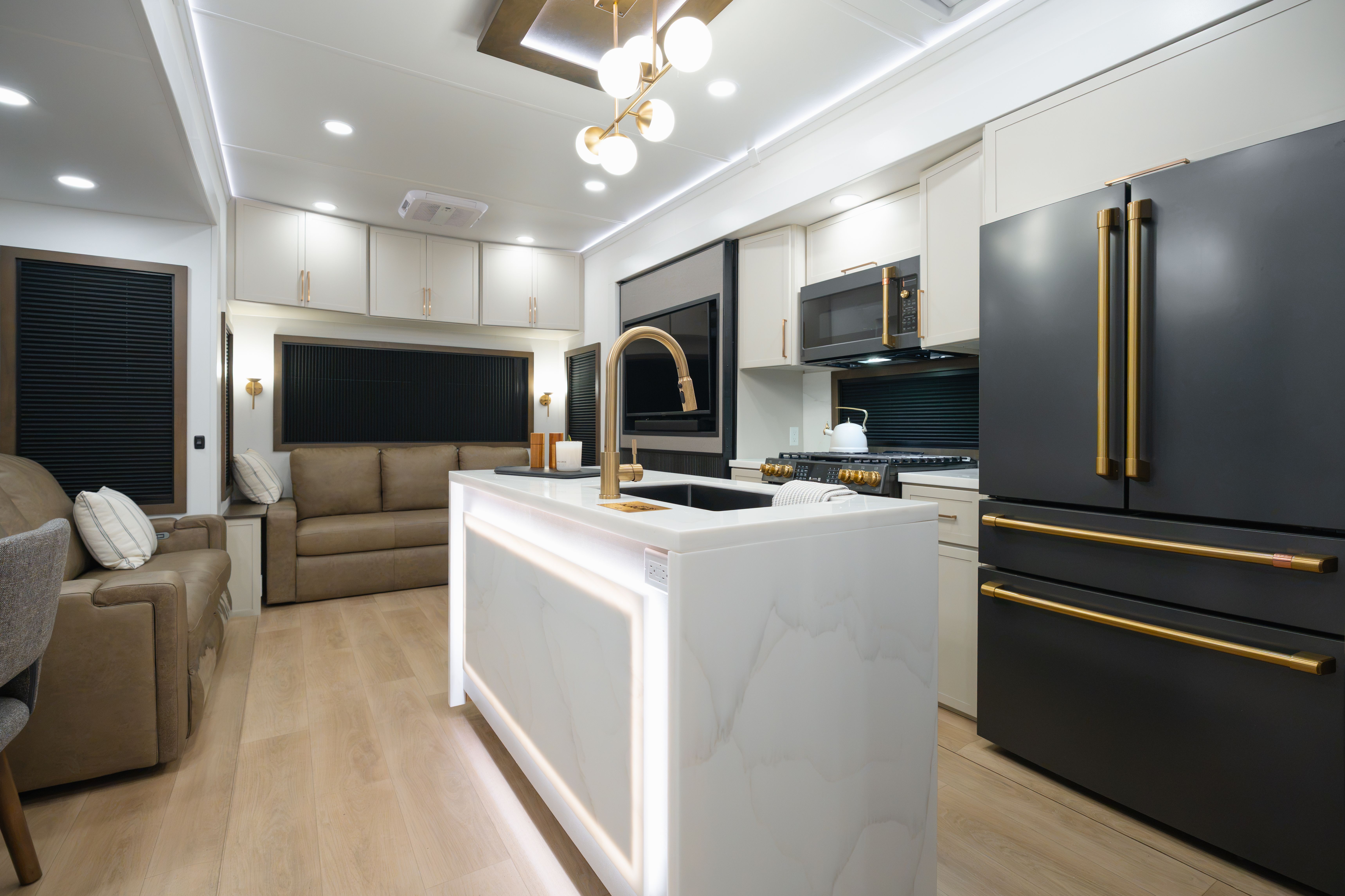 2027 Alliance Aurum 38FB interior photo 2