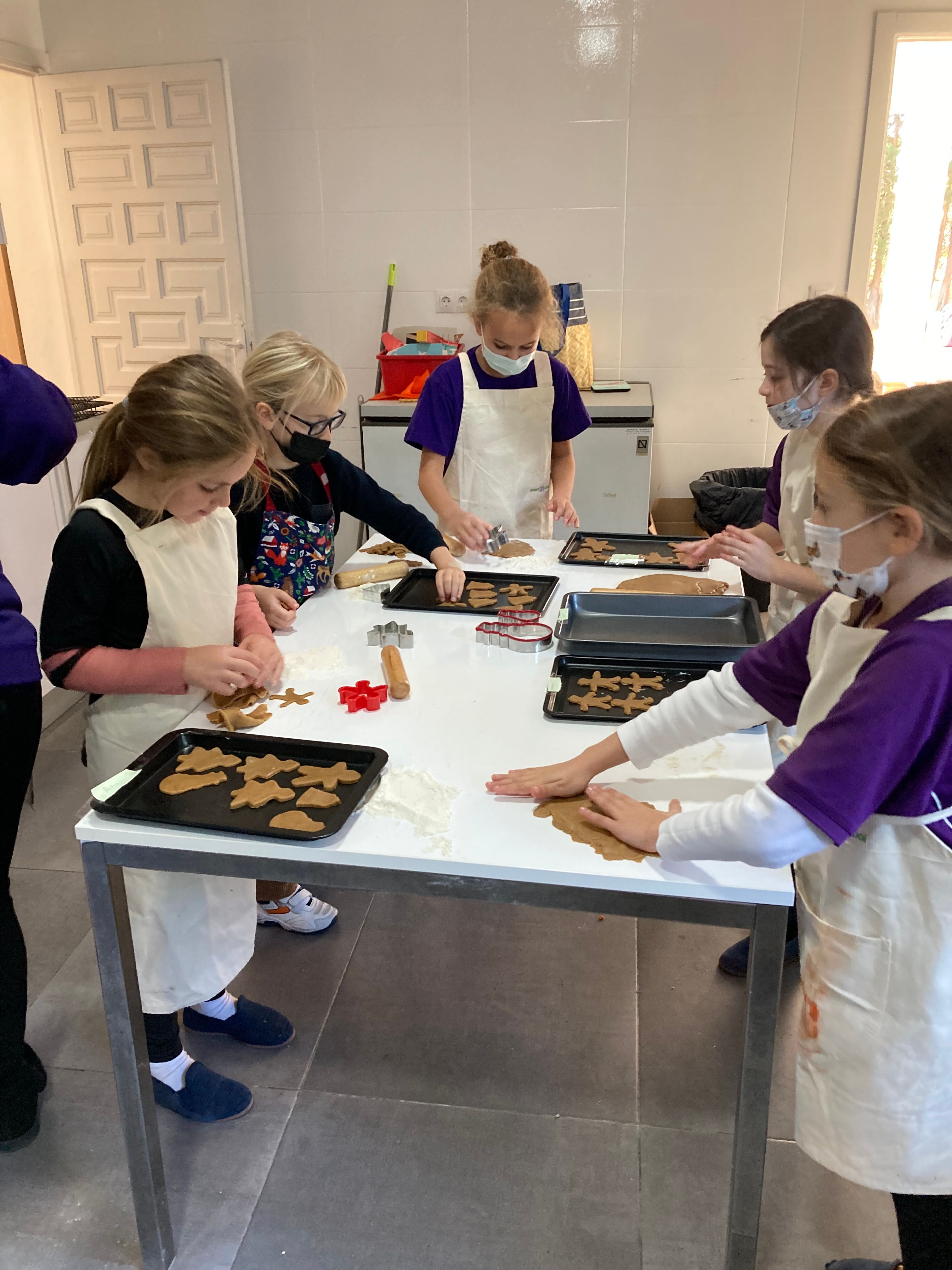 school children enjoying cookery session 