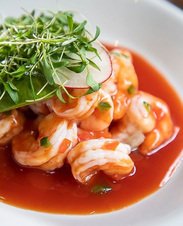 Platillo de Lampuga, fusión de mariscos y cocina mediterránea