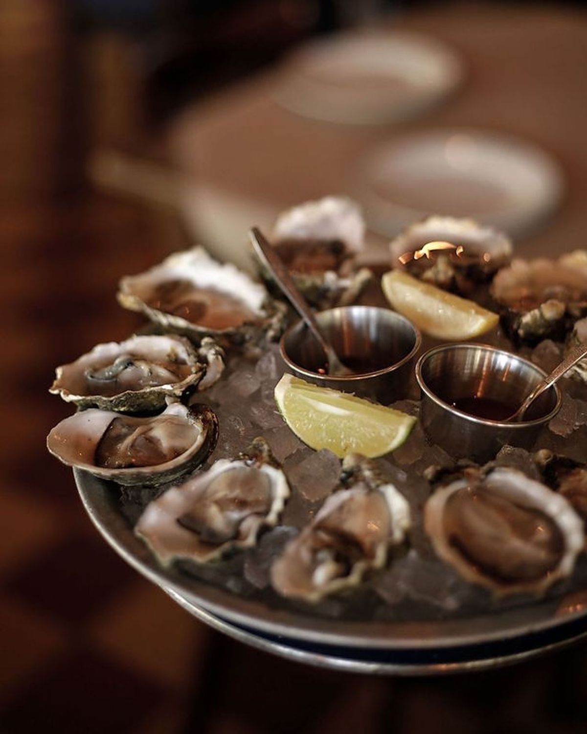 Interior del oyster bar La Docena