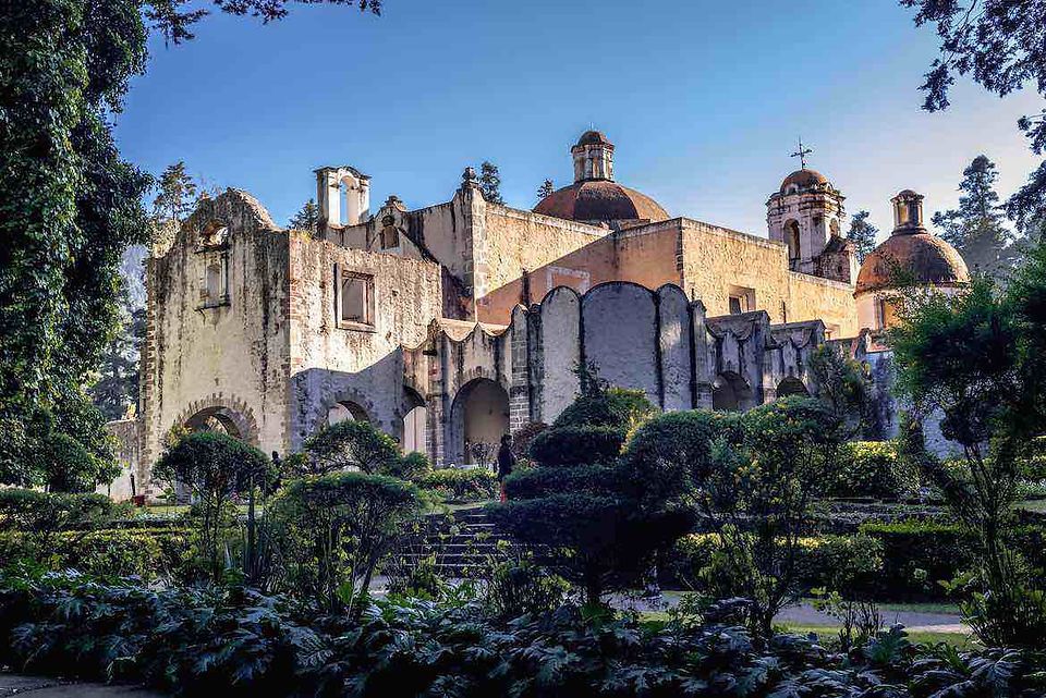 Antiguo convento carmelita en el Desierto de los Leones
