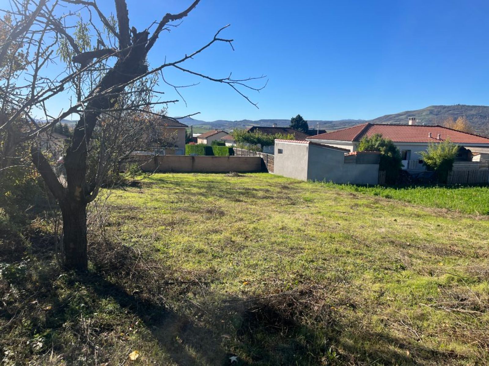 Cournon d'Auvergne, terrain constructible de 950 m²