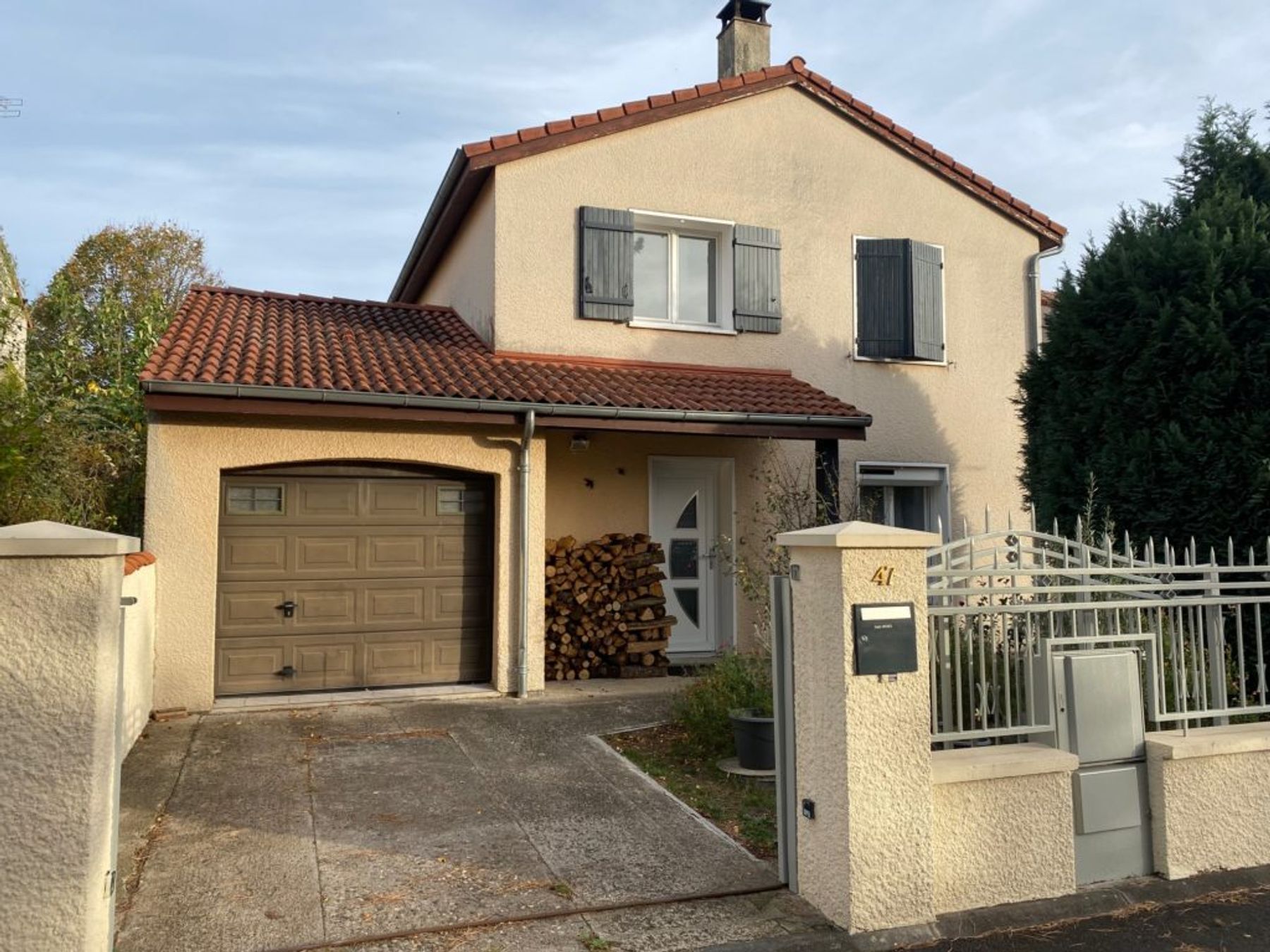 Villa – Cournon d'Auvergne – photo 1