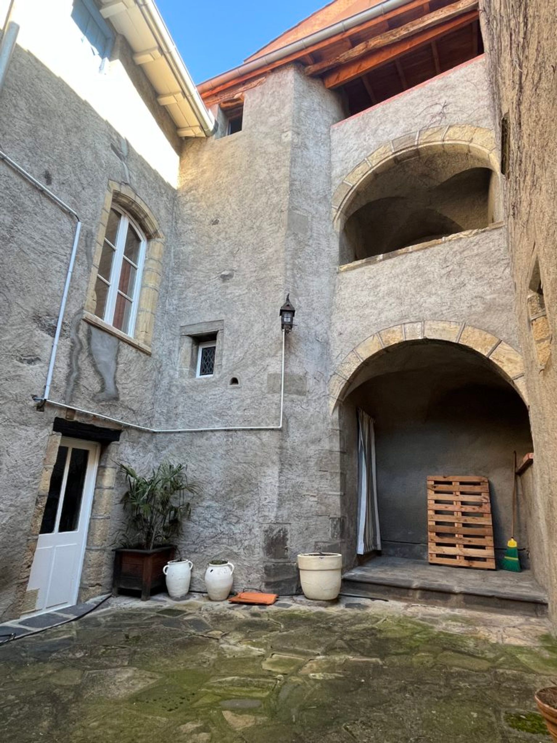 Orcet, maison de caractère de 231 m² sur une parcelle de 510 m² – photo 2