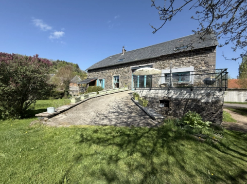 Maison familiale à Saint bonnet près Orcival