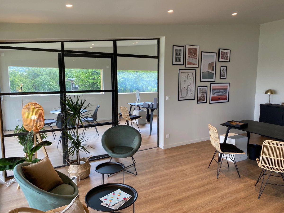 L’intérieur de l’agence