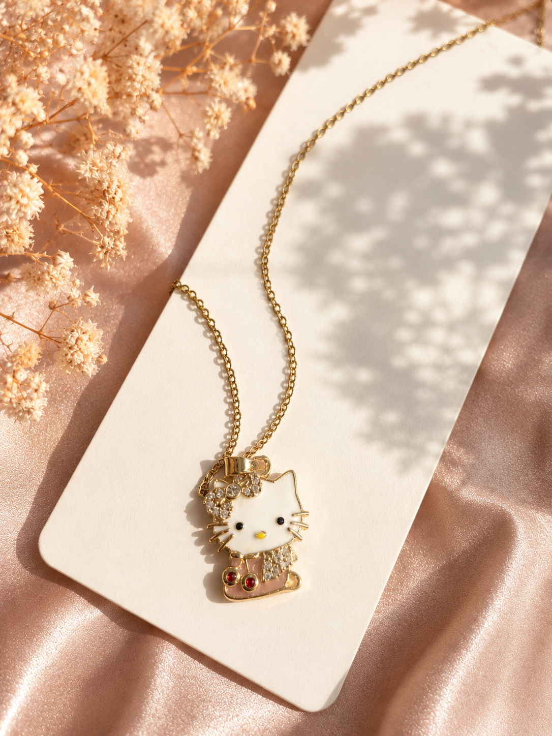 Elegant Kitty Inspired Gold-Plated Pendent Necklace