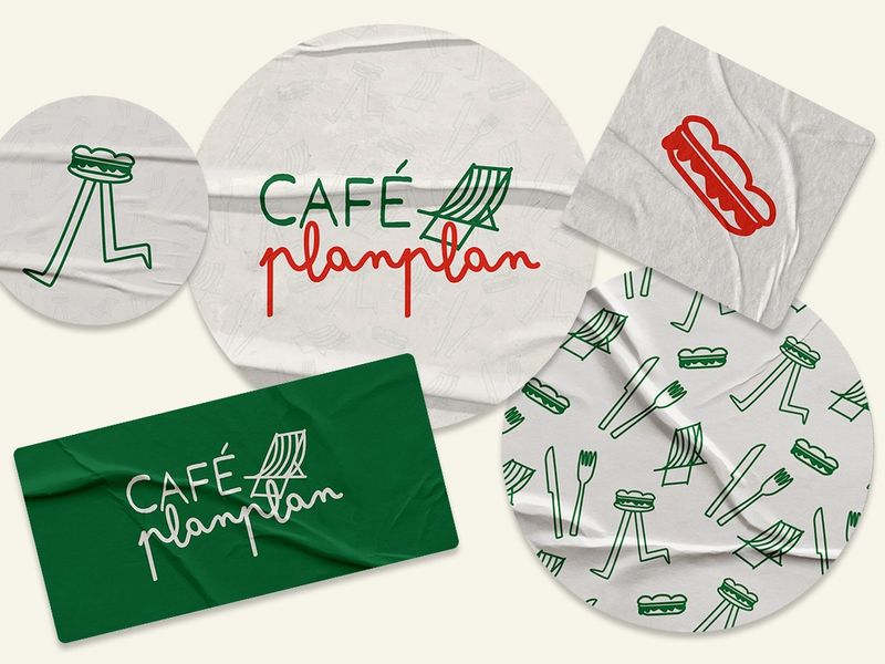 Déclinaisons de l’identité visuelle du Café Planplan sur différents supports, avec le logo, des illustrations de sandwichs et un motif graphique vert et rouge.