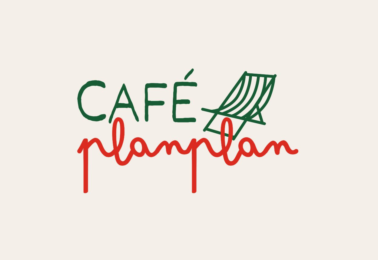 Logo principal de l’identité visuelle Café Planplan vert et rouge sur un fond beige.