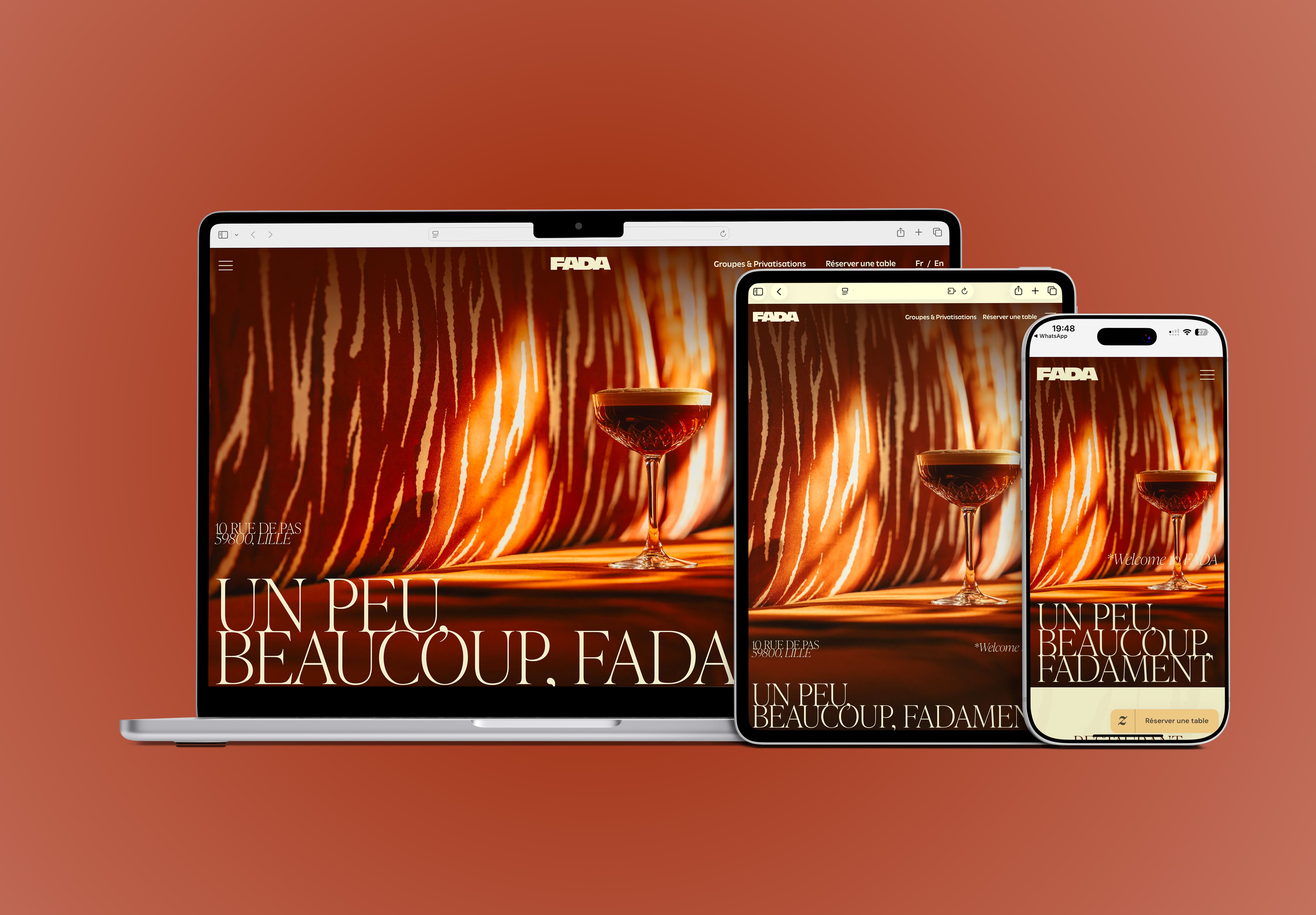 Mockup responsive du site web du FADA affiché sur un ordinateur, une tablette et un smartphone, présentant la page d’accueil du restaurant.