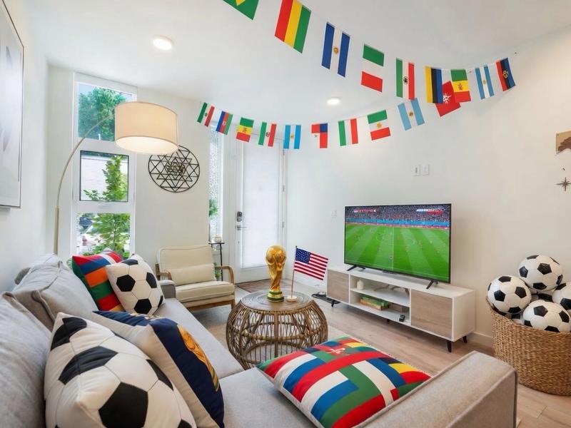 How to furnish and stage a Seattle Airbnb that earns premium nightly rates