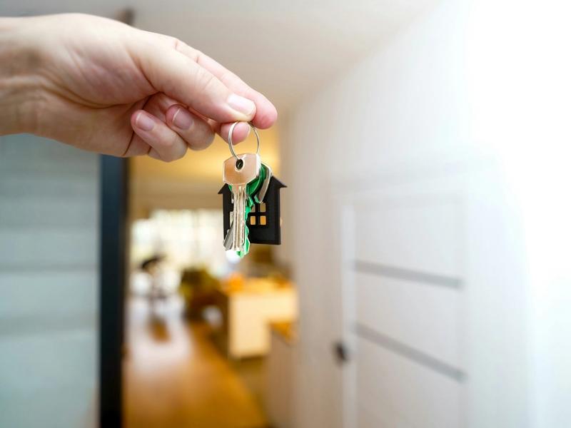 Who Owns the Airbnb Listing When You Hire a Property Manager?