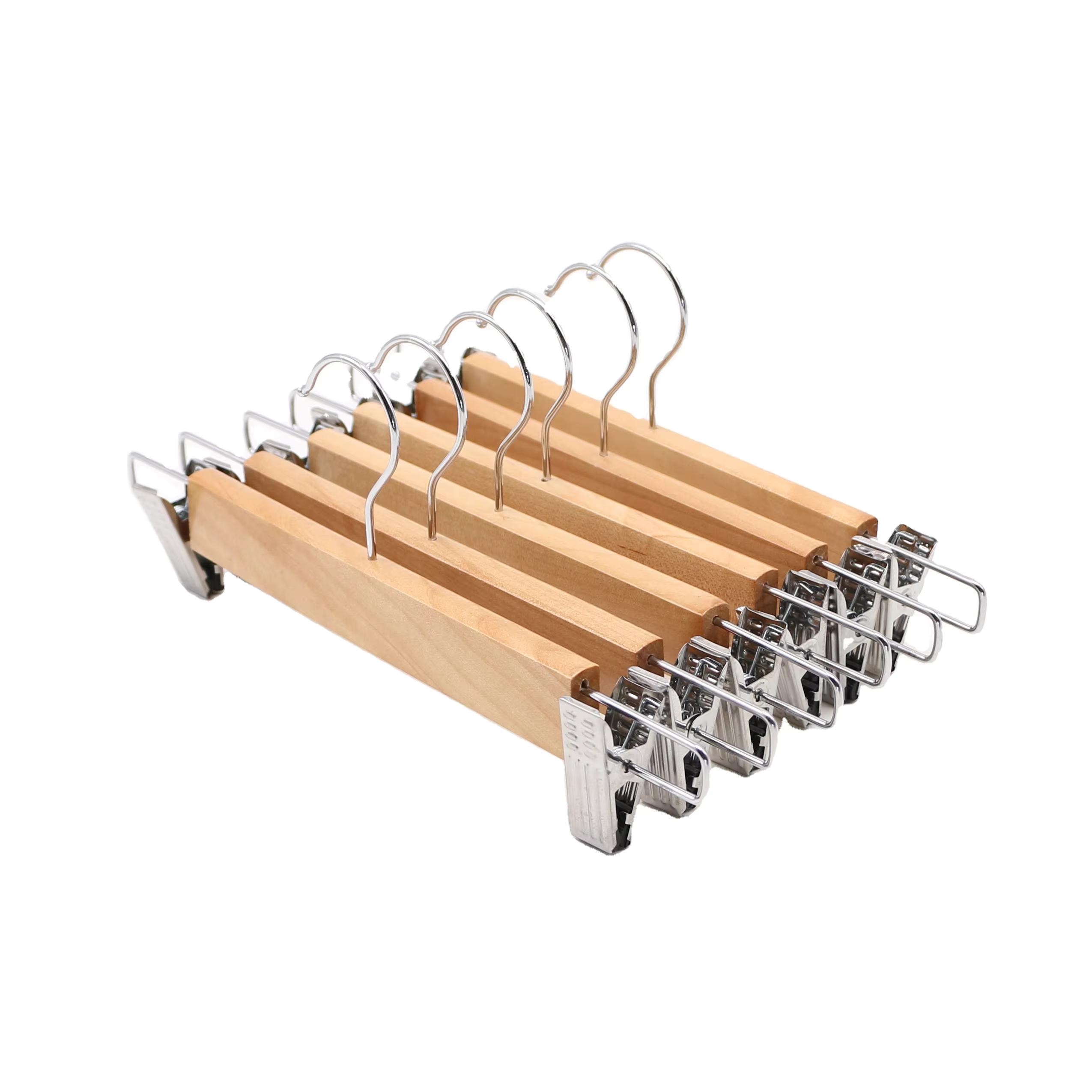 Holz-Hosenbügel mit Klammern – Produktansicht 5