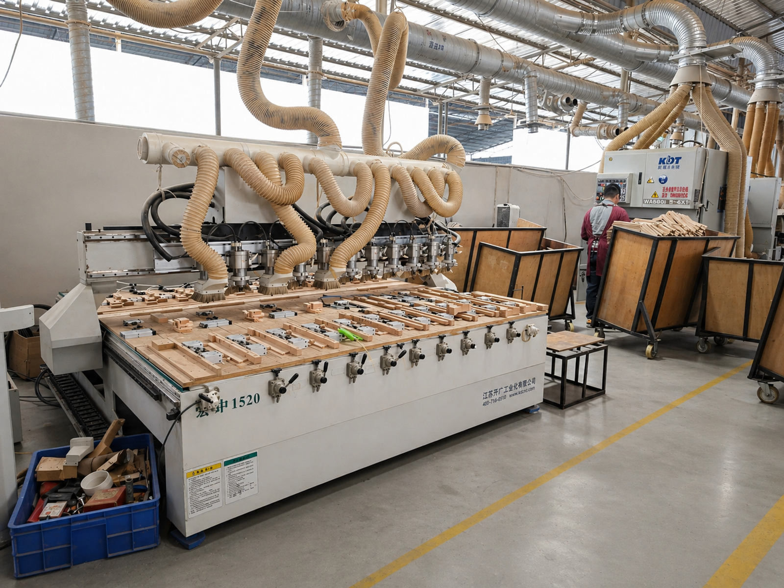 Anlagen zur Herstellung von Holzbügeln bei VNEW.