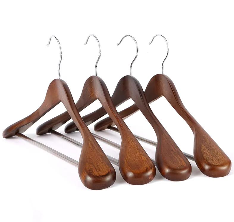 Holz-Kleiderbügel für Sakkos mit breiten Schultern – Produktansicht 5