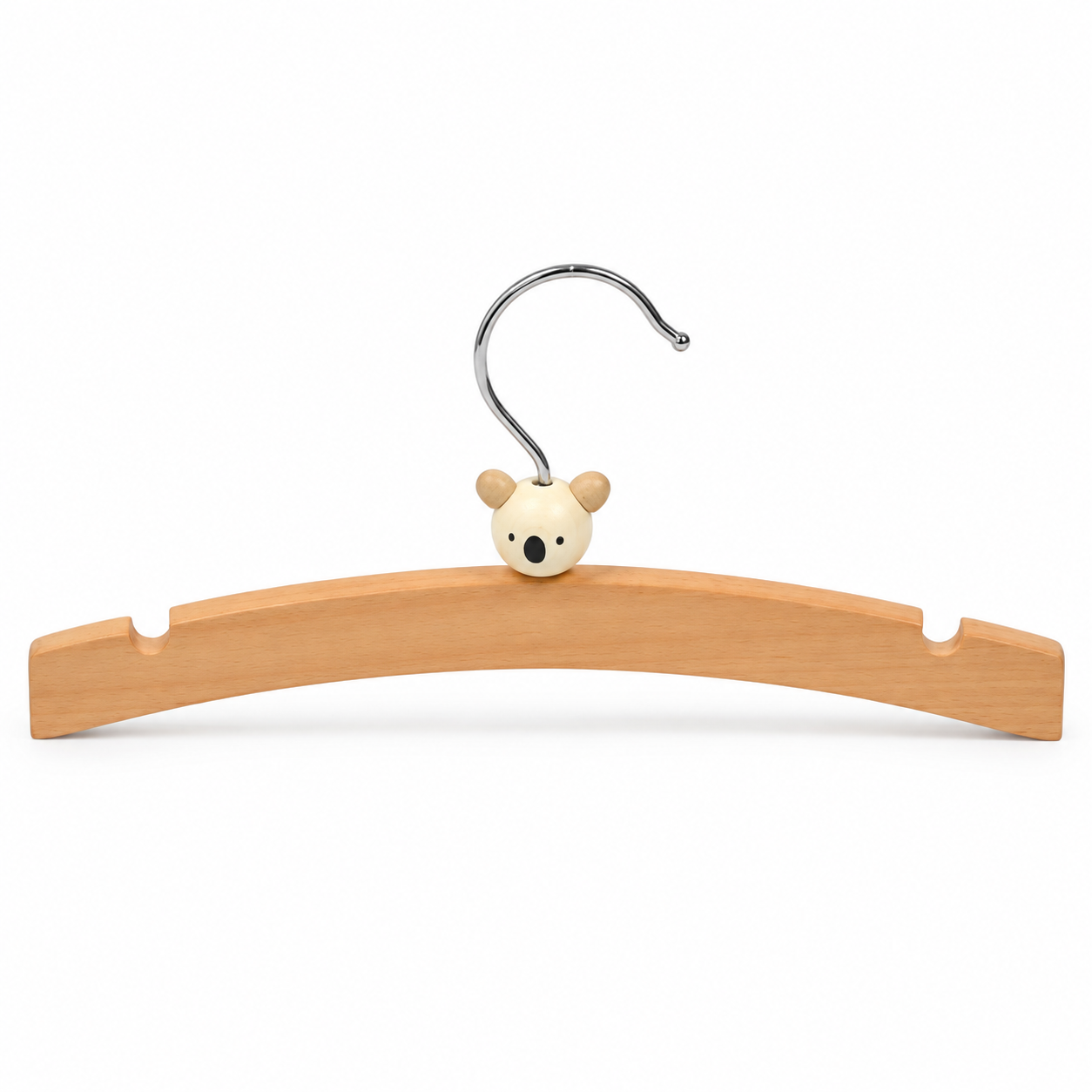 Percha infantil de madera con muescas en los hombros y detalle de animal – vista del producto 2