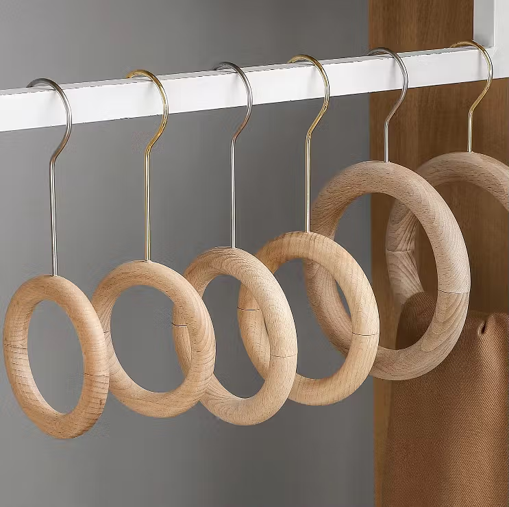 Runder Schalhalter aus Holz – Produktansicht 2