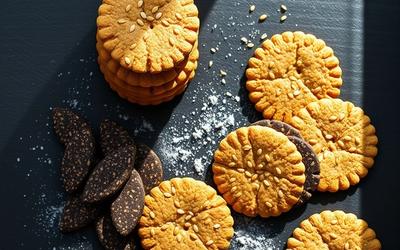 Simple Mills vs Mary's Gone Crackers