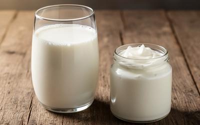 Kefir vs Greek Yogurt: Which is Healthier?