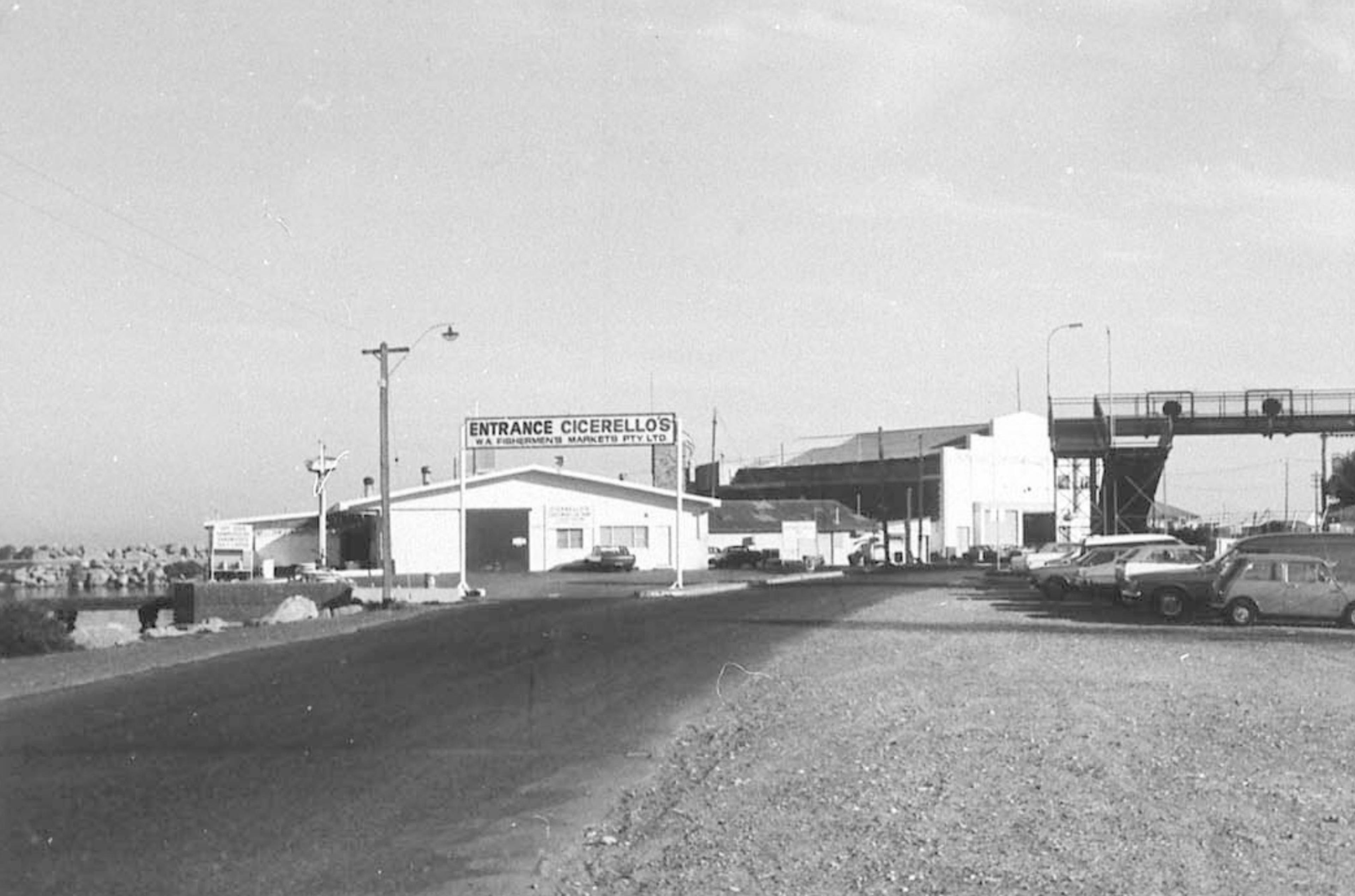 1980 Entrance to Cicerellos photo courtesy of Fremantle History Centre