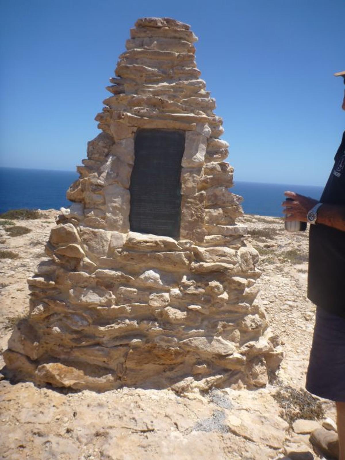 Nor 6 Memorial South of Steep Point