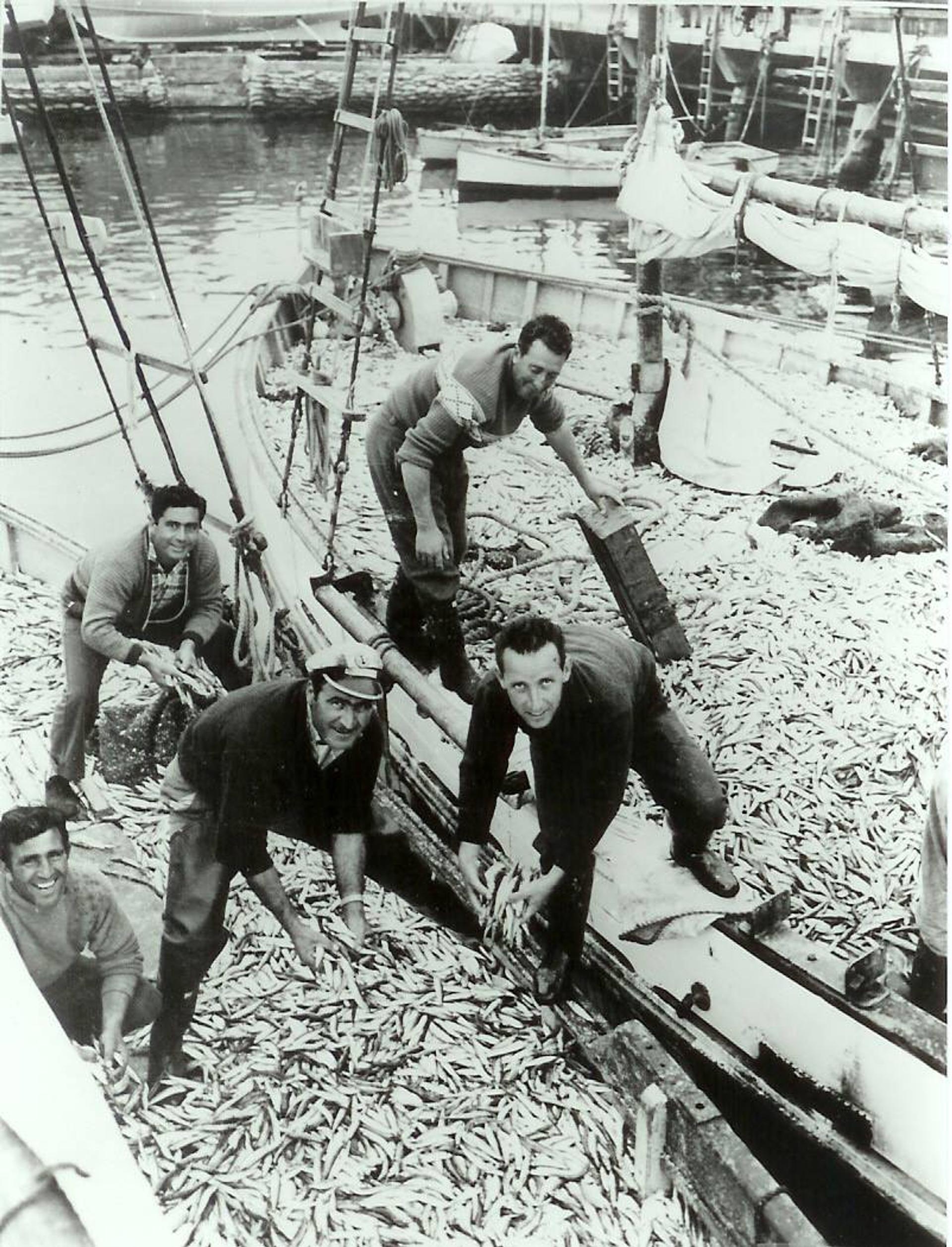 Salvatore Ricciardi on RIGHT, Vincenzo Petruzzo background, Mariano Senzio Captains Hat
