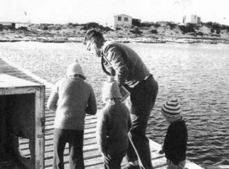 Leo and grandchildren at Cervantes