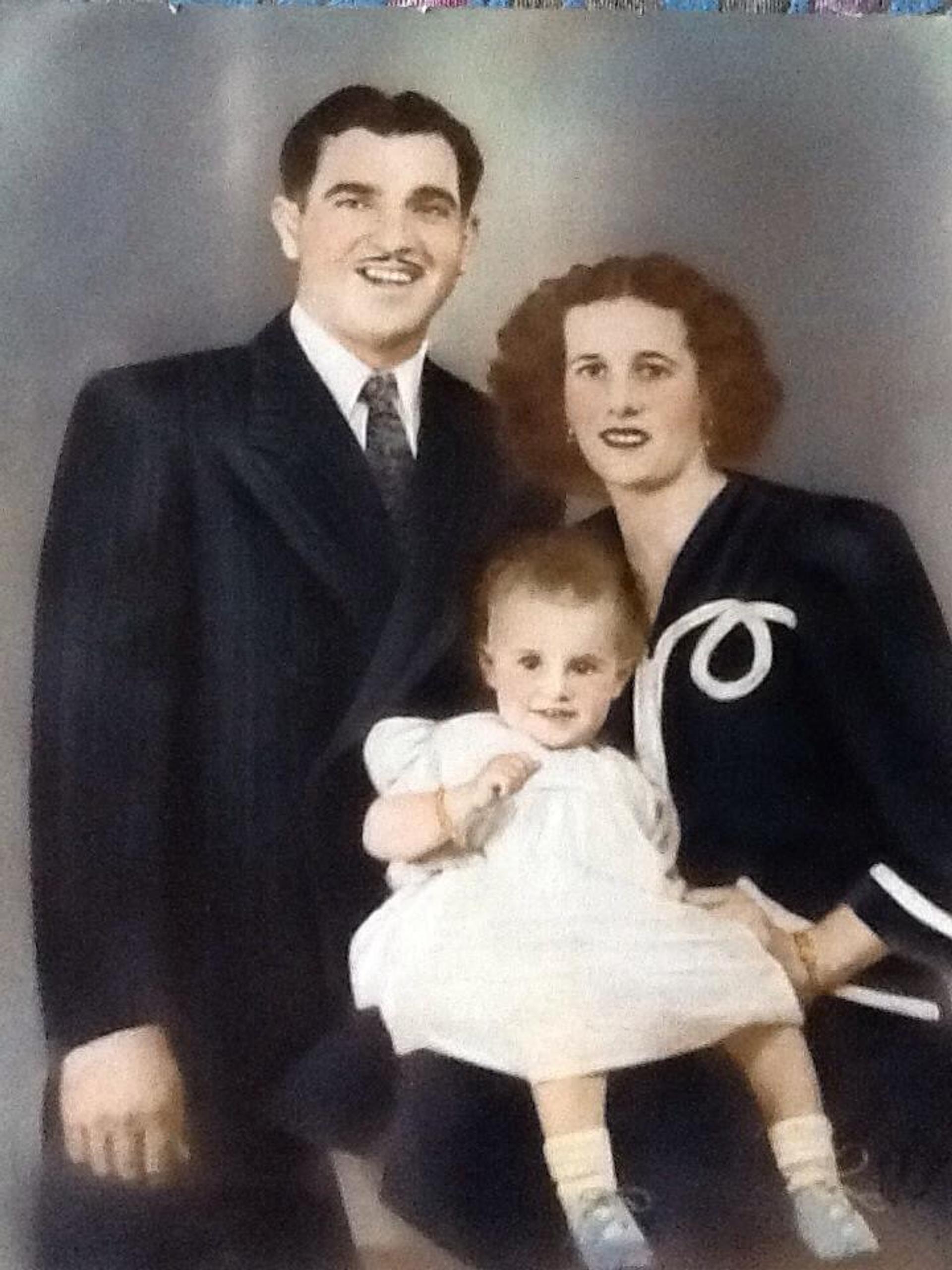 Francesco Miragliotta Jessie Foxon and Nancy Miragliotta 1943