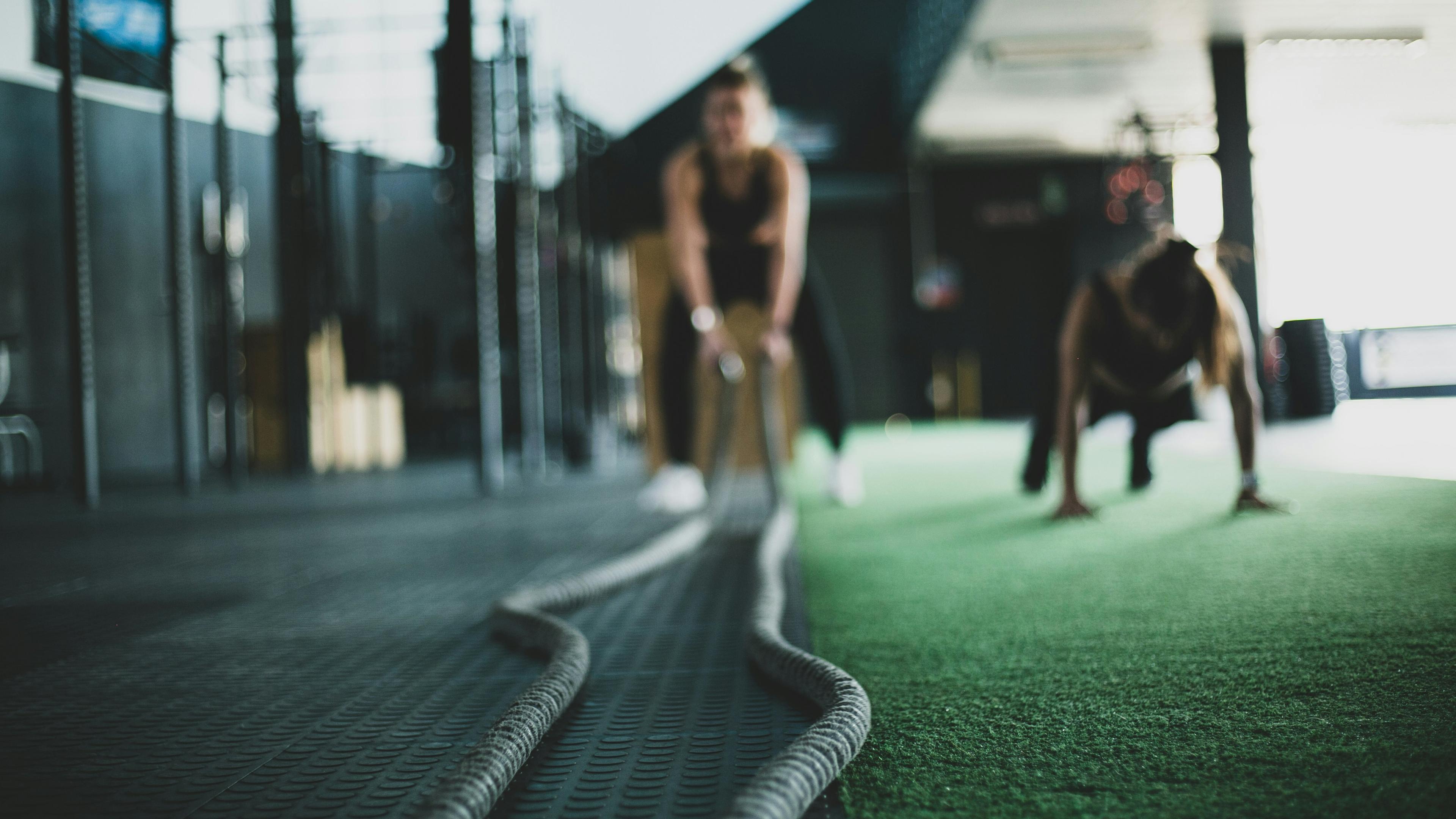 Krafttraining im Fitnessstudio