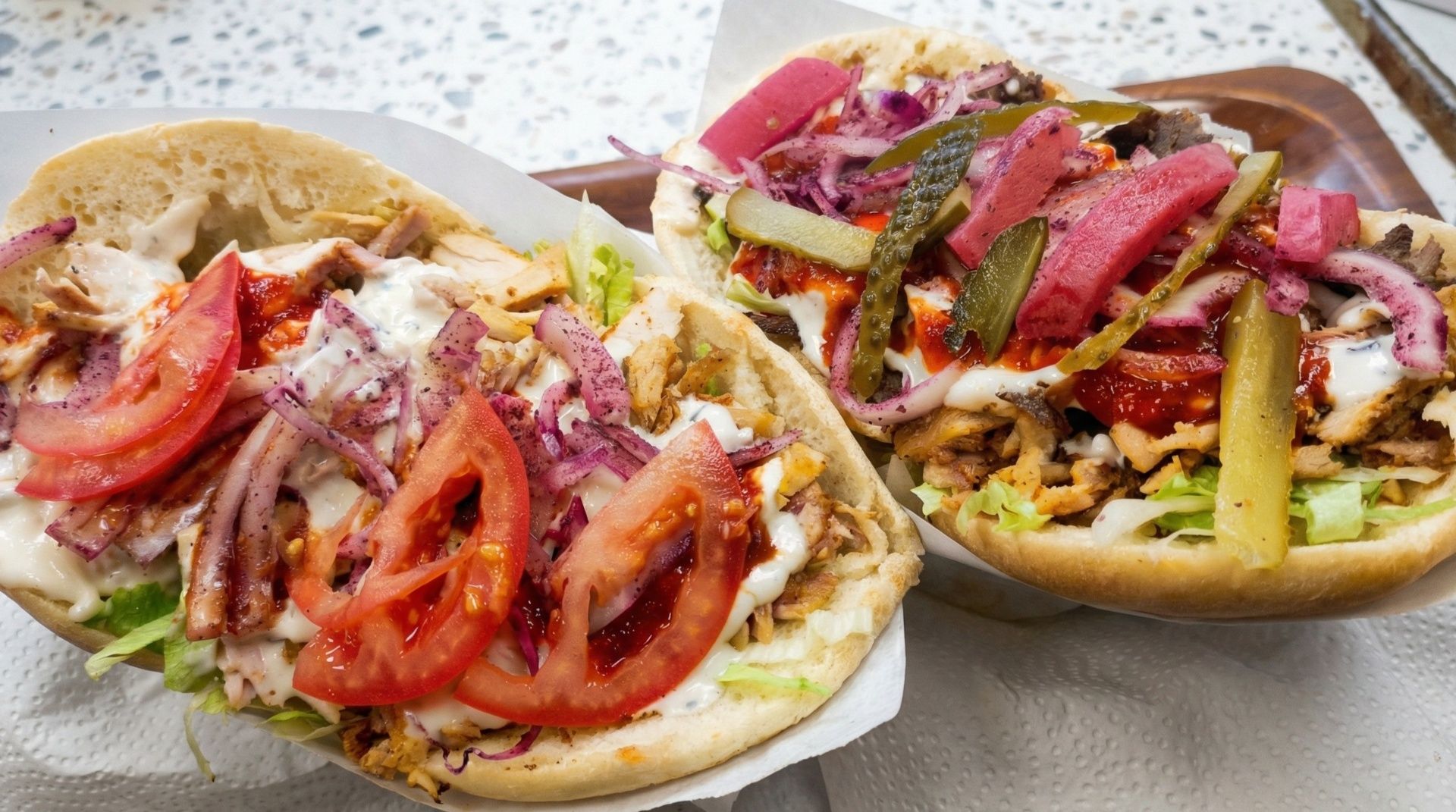 Kebab na cienko i na grubo – dwie wersje kebaba