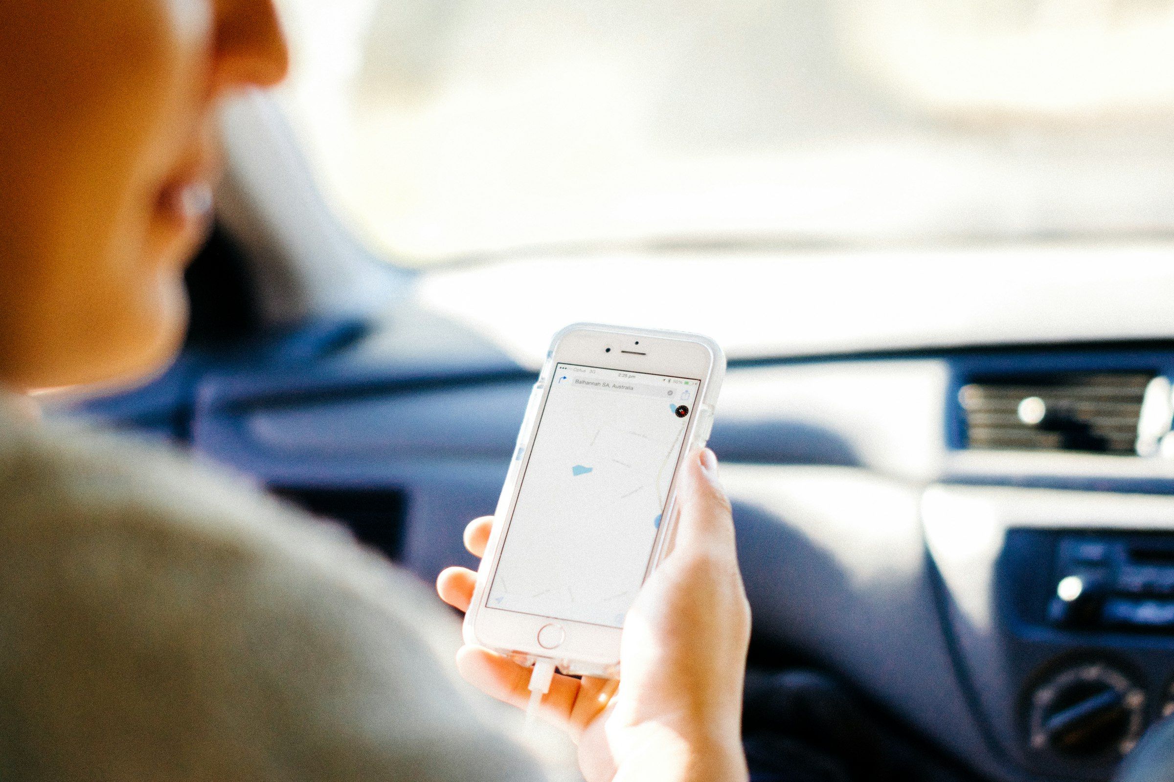 Android CarPlay: Does Apple CarPlay Work on Android?