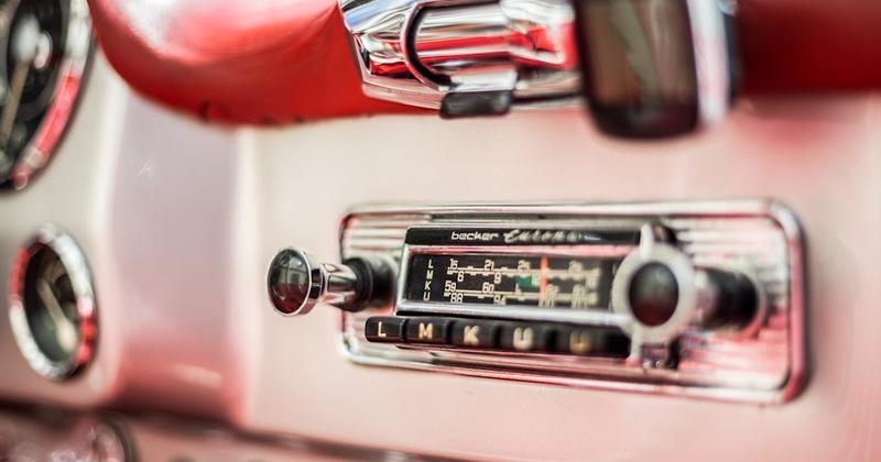 How to Get Live Lyrics on CarPlay (iOS 26 Complete Guide)