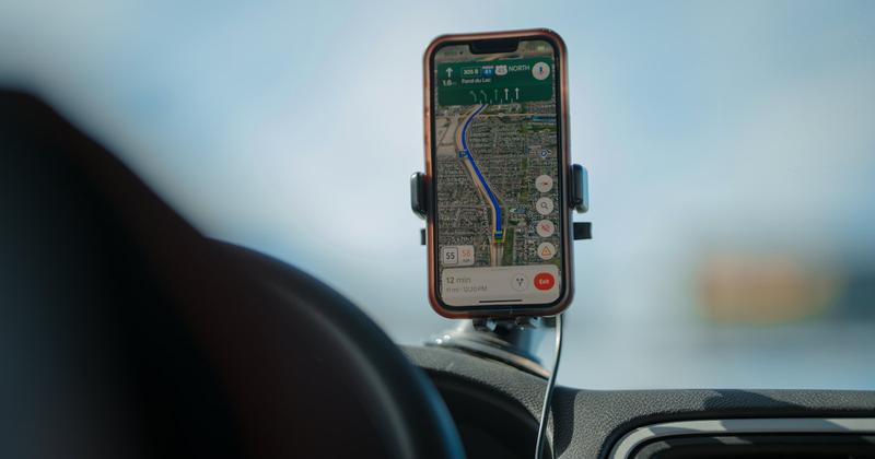 Mercedes Wireless CarPlay Adapter: How to Set One Up