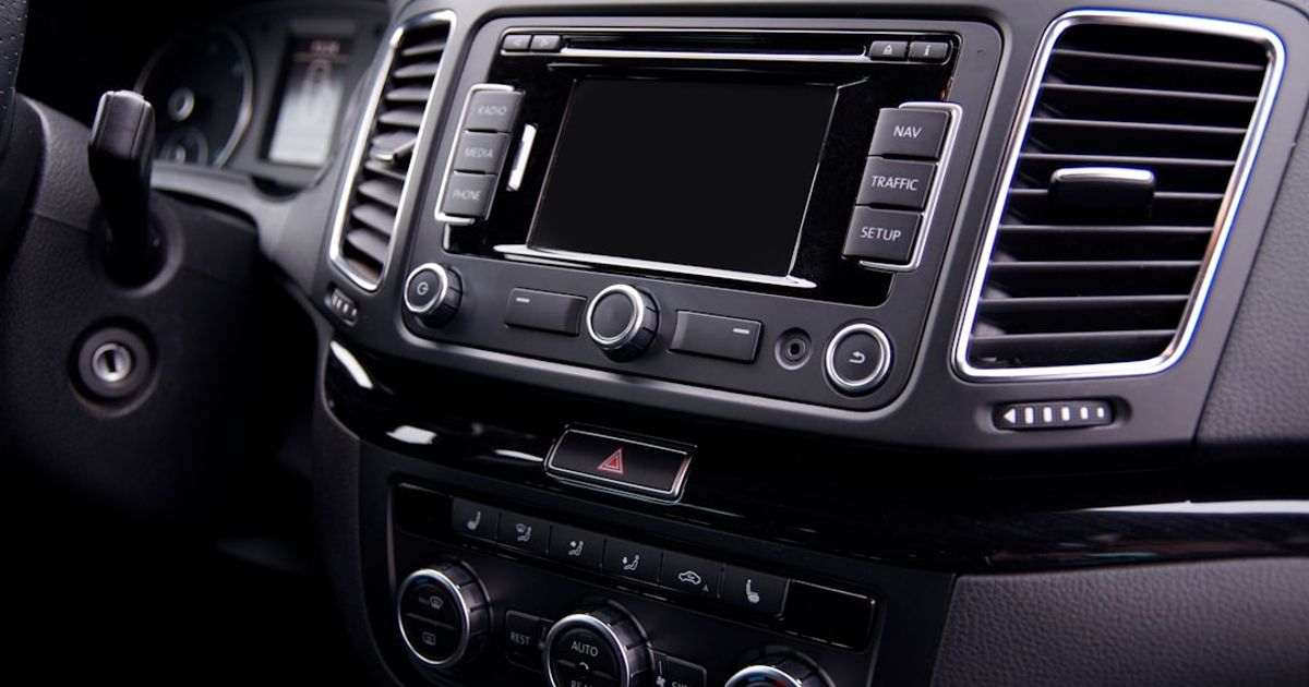 CarPlay Widgets Not Loading? 6 Fixes to Get Them Back — black and silver car stereo