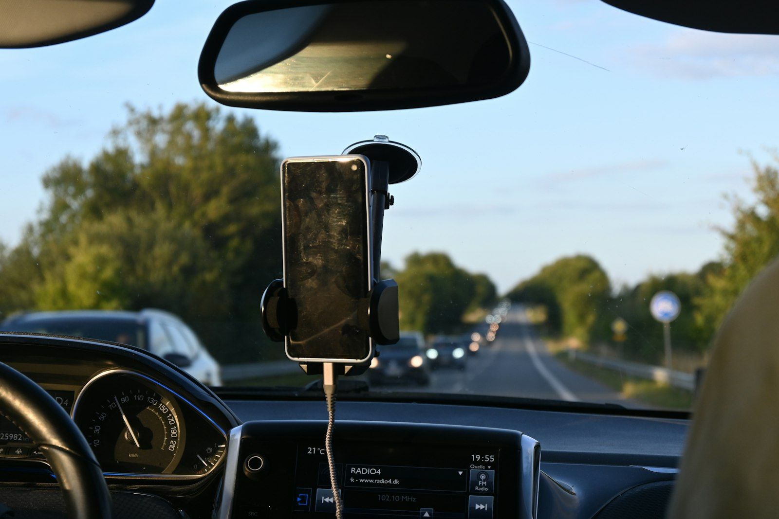 CarPlay Keeps Disconnecting? Read the Drop Pattern, Then Apply These 9 Fixes
