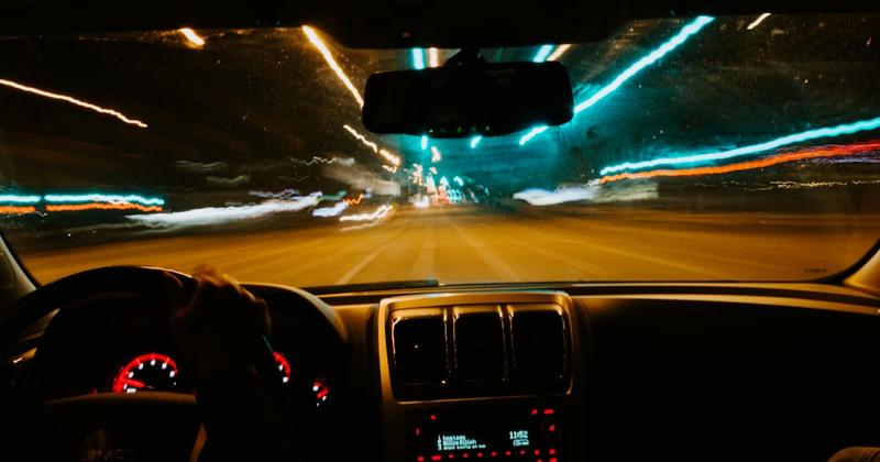 CarPlay Black Screen? How to Fix a Blank Display (iOS 26)