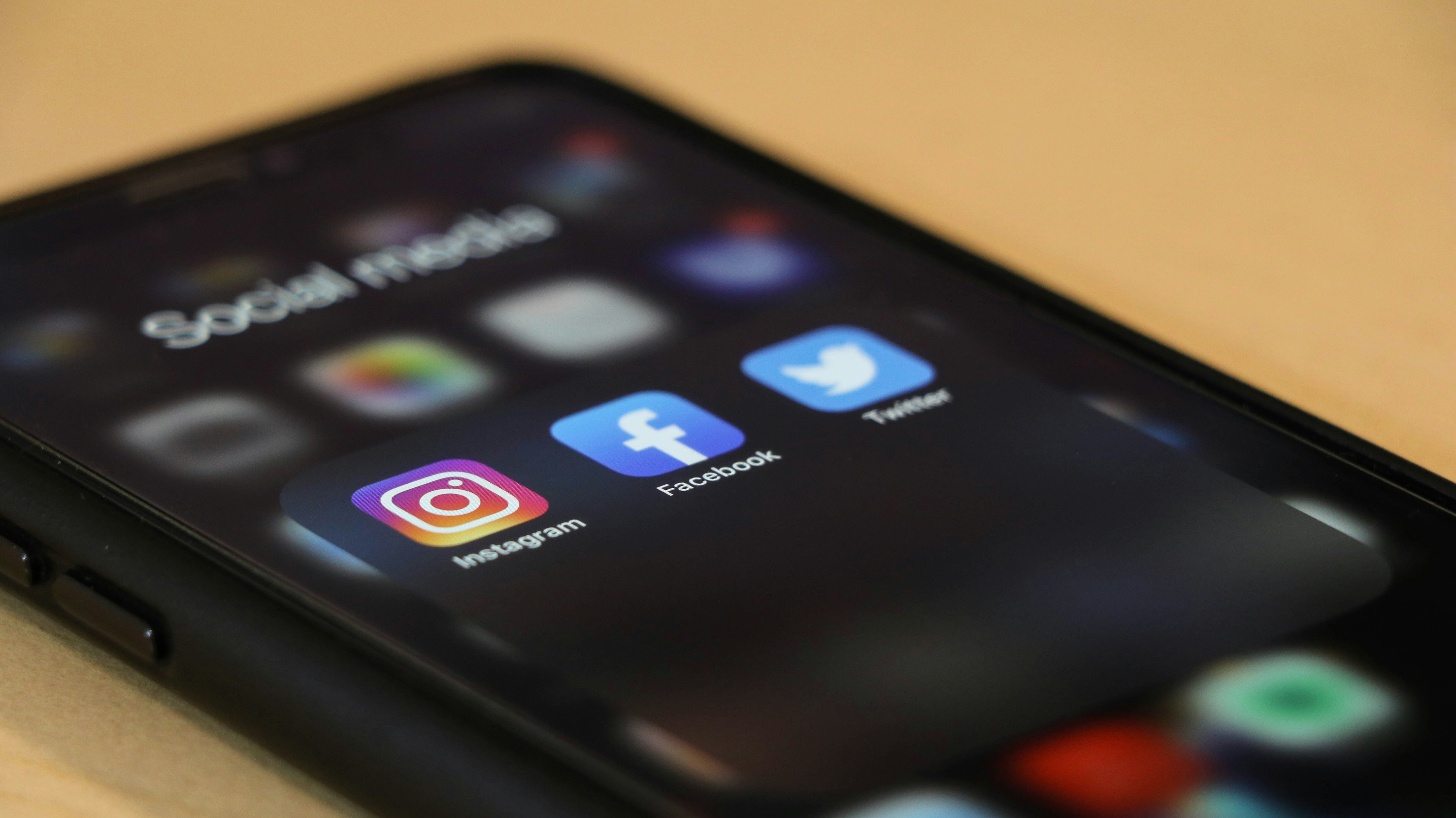 Phone social media apps