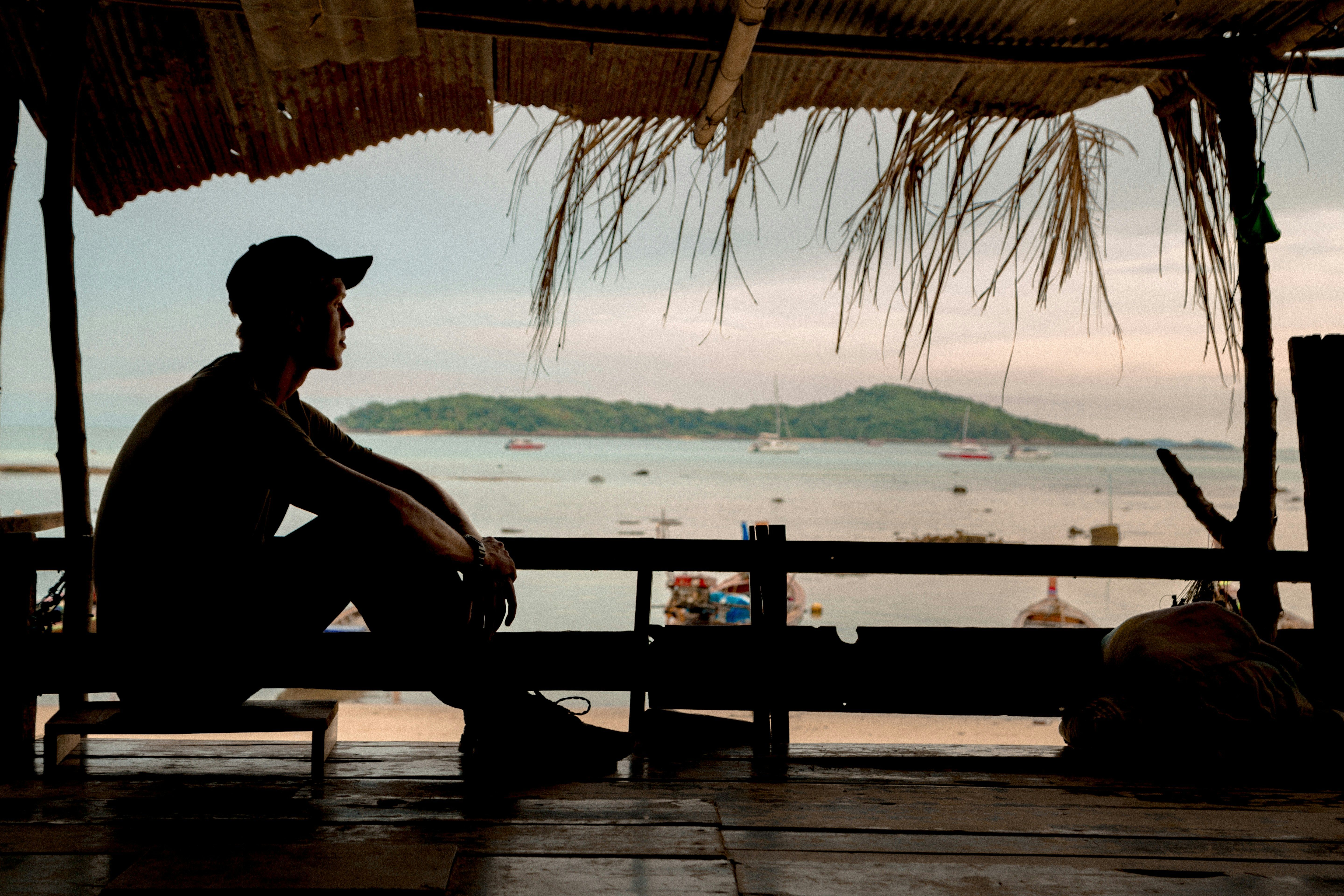 Influencer traveling