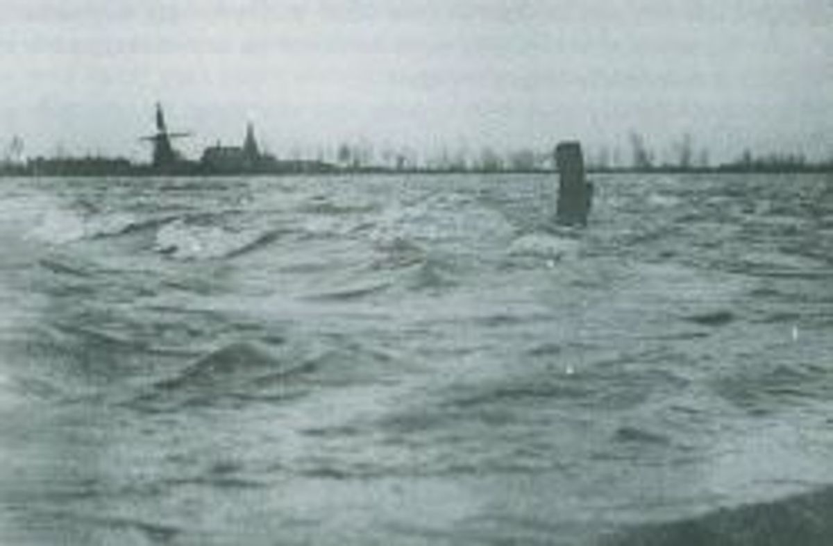 De Maas stroomt; Herpen op de achtergrond